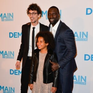 Hugo Gélin, Gloria Colston, Omar Sy - Avant première du film "Demain tout commence" au Grand Rex à Paris le 28 novembre 2016. © Coadic Guirec/Bestimage