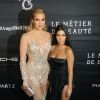 Khloe Kardashian et sa soeur Kourtney Kardashian lors du Gala 2016 "Angel Ball hosted by Gabrielle's Angel Foundation for Cancer Research", qui honore, entre autres, Robert Kardashian, à New York, le 21 novembre 2016. © Future-Image via ZUMA Press/Bestimage21/11/2016 - New York