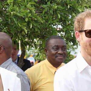 Le prince Harry et Rihanna font un test HIV ensemble au square des héros à Bridgetown, La Barbade le 1er décembre 2016.