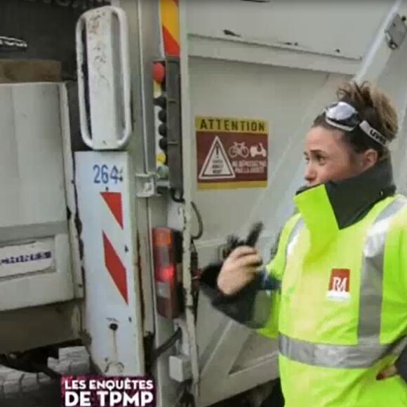 Capucine Anav souffre d'une douleur au dos - "Les enquêtes de TPMP", mardi 6 décembre 2016, sur C8