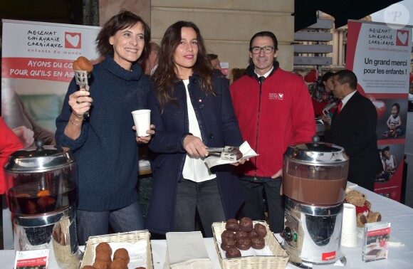 Inès de La Fressange et Zoé Félix - Lancement de la 6ème opération "Les goûters du coeur 2016 " (du 7 au 16 décembre 2016) au Café de la Paix, en soutient à l'association Mécénat Chirurgie Cardiaque, à Paris, France, le 7 décembre 2016. Inès de La Fressange est marraine de l'opération. © Giancarlo Gorassini/Bestimage