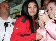 Kylie Jenner sans maquillage pour l'inauguration mitigée de sa première boutique