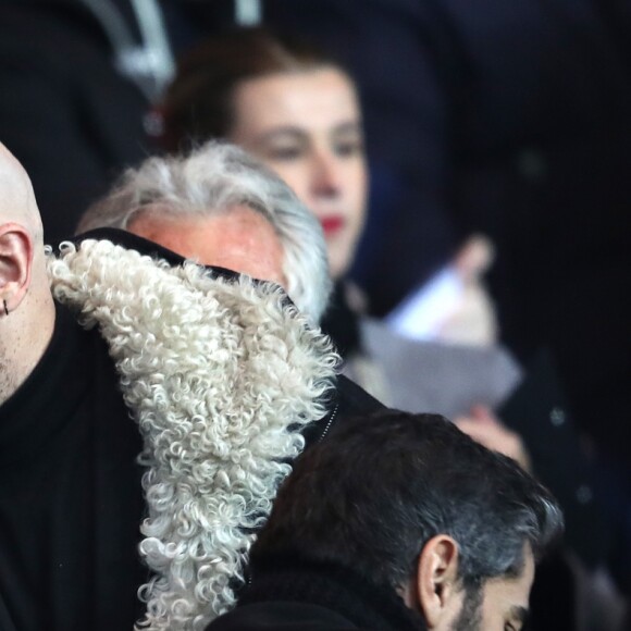 Patrick Bruelet Pascal Obispo lors du match Paris Saint-Germain contre OGC Nice au Parc des Princes à Paris, France, le 11 décembre 2016.