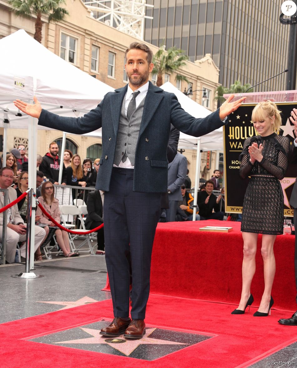 Ryan Reynolds et Anna Faris sur le Walk of Fame à Hollywood le 15