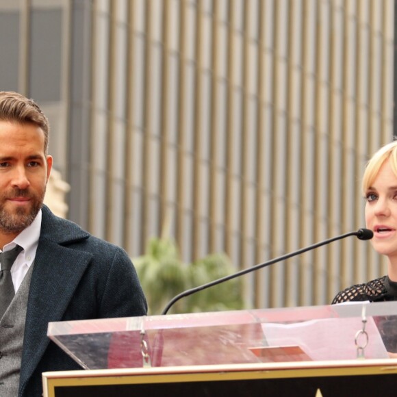 Ryan Reynolds et Anna Faris - Ryan Reynolds reçoit son étoile sur le Walk of Fame à Hollywood, le 15 décembre 2016
