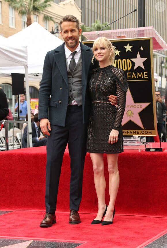 Ryan Reynolds et Anna Faris - Ryan Reynolds reçoit son étoile sur le Walk of Fame à Hollywood, le 15 décembre 2016