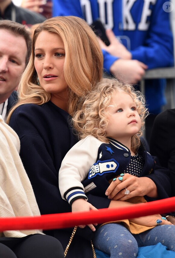 Blake Lively et sa fille James Reynolds - Ryan Reynolds reçoit son étoile sur le Walk of Fame à Hollywood, le 15 décembre 2016