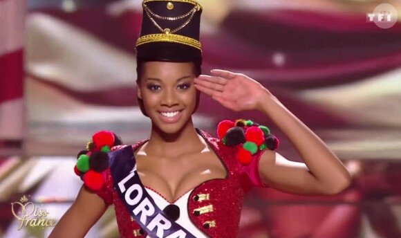 Miss Lorraine 2016 : Justine Kamara - Les candidates en lutin sexy de Noël pour le titre de Miss France 2017 - Concours Miss France 2017. Sur TF1, le 17 décembre 2016. 