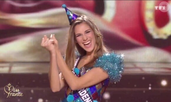 Miss Champagne-Ardenne 2016 : Charlotte Patat - Les candidates en lutin sexy de Noël pour le titre de Miss France 2017 - Concours Miss France 2017. Sur TF1, le 17 décembre 2016. 