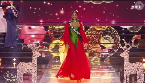 Miss Saint-Martin/Saint-Barthélémy : Anaëlle Hyppolyte - Les 30 candidates pour le titre de Miss France 2017 en tenue régionale - Concours Miss France 2017. Sur TF1, le 17 décembre 2016. 