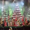 Les 30 candidates défilent en rouge et doré pour le titre de Miss France 2017 - Concours Miss France 2017. Sur TF1, le 17 décembre 2016.