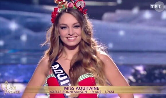 Miss Aquitaine 2016 : Axelle Bonnemaison - Les 30 candidates pour le titre de Miss France 2017 défilent en maillot de bain - Concours Miss France 2017. Sur TF1, le 17 décembre 2016. 