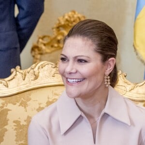 La princesse Victoria et le prince Daniel de Suède rencontrent la présiddente de la Chambre des Députés, Laura Boldrini, à Rome, le 15 décembre 2016.15/12/2016 - Rome