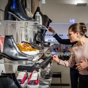 La princesse Victoria de Suède et le prince Daniel visitent un concept store suédois à Milan le 16 décembre 2016. 16/12/2016 - Milan