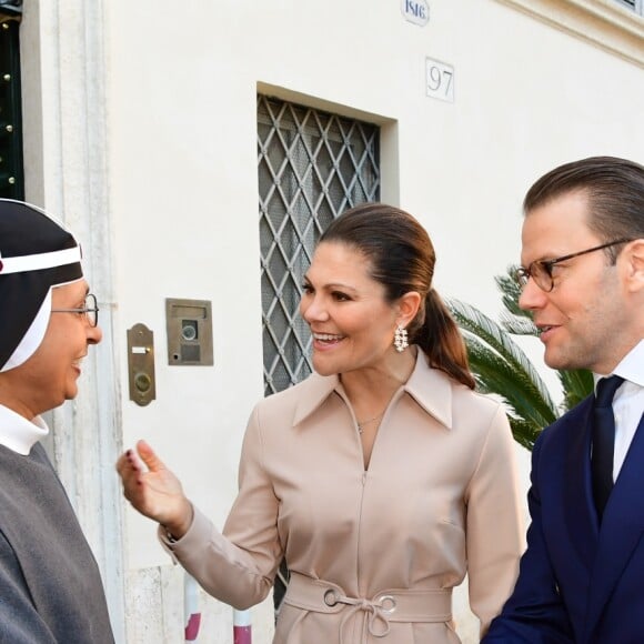 La princesse Victoria et le prince Daniel de Suède rencontrent les religieuses de l'Ordre du Saint-Sauveur à Rome, le 15 décembre 2016, lors de leur déplacement à Rome.15/12/2016 - Rome