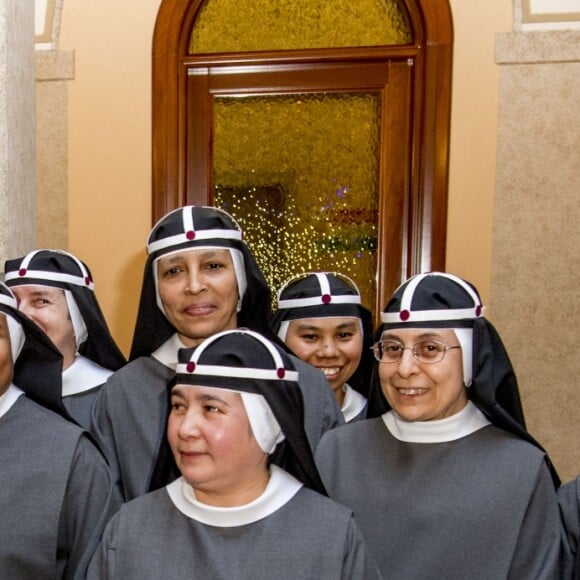 La princesse Victoria et le prince Daniel de Suède rencontrent les religieuses de l'Ordre du Saint-Sauveur à Rome, le 15 décembre 2016, lors de leur déplacement à Rome.15/12/2016 - Rome