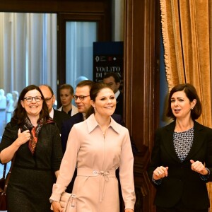 La princesse Victoria et le prince Daniel de Suède rencontrent Laura Boldrini, présidente de la chambre des députés d'Italie lors de leur déplacement à Rome, le 15 décembre 2016.15/12/2016 - Rome
