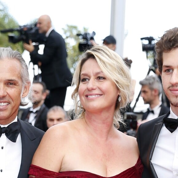 Paul Belmondo (habillé en Lanvin), sa femme Luana et leur fils Victor - Montée des marches de la cérémonie de clôture du 69e Festival International du Film de Cannes. Le 22 mai 2016. © Olivier Borde-Cyril Moreau/Bestimage