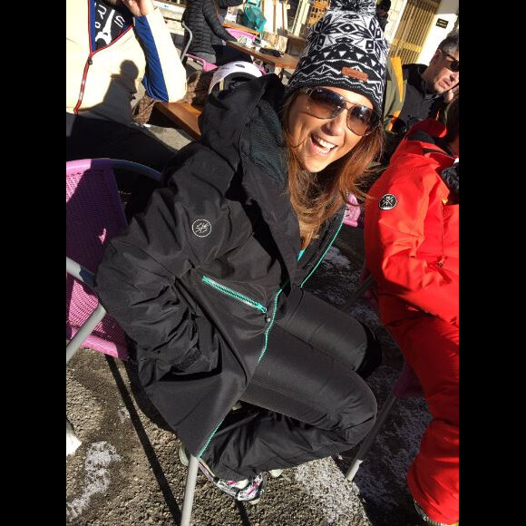 Valérie Bénaïm souriante au ski, à Montgenèvre, Twitter, 17 décembre 2016