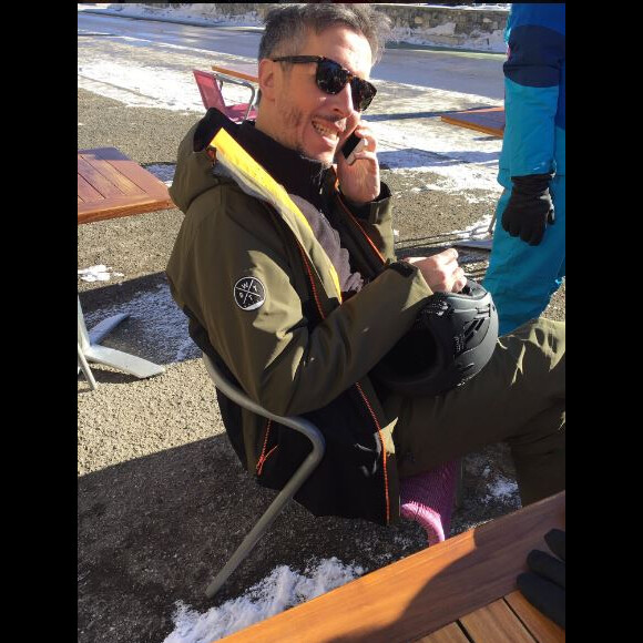 Jean-Luc Lemoine souriant au ski, à Montgenèvre, Twitter, 17 décembre 2016