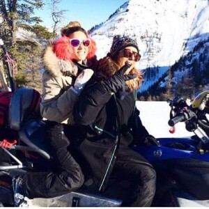 Capucine Anav et Valérie Benaïm au ski, à Montgenèvre, 18 décembre 2016, sur Instagram