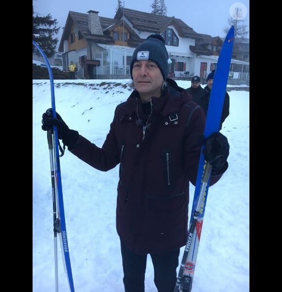 Gilles Verdez prêt à faire du ski, à Montgenèvre, 16 décembre 2016, sur Twitter