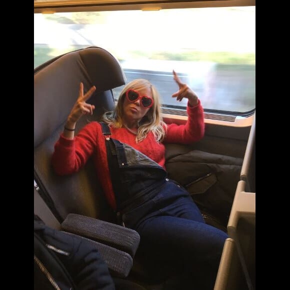 Enora Malagré dans le train direction le ski, Montgenèvre, sur Twitter, 16 décembre 2016