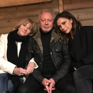 Victoria Beckham a publié une photo d'elle et ses parents sur sa page Instagram le 19 décembre 2016