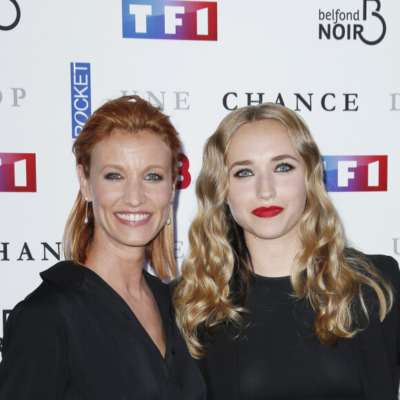 Alexandra Lamy avec sa fille Chloé Jouannet - Avant-première du film "Une chance de trop" au cinéma Gaumont Marignan à Paris, le 24 juin 2015.