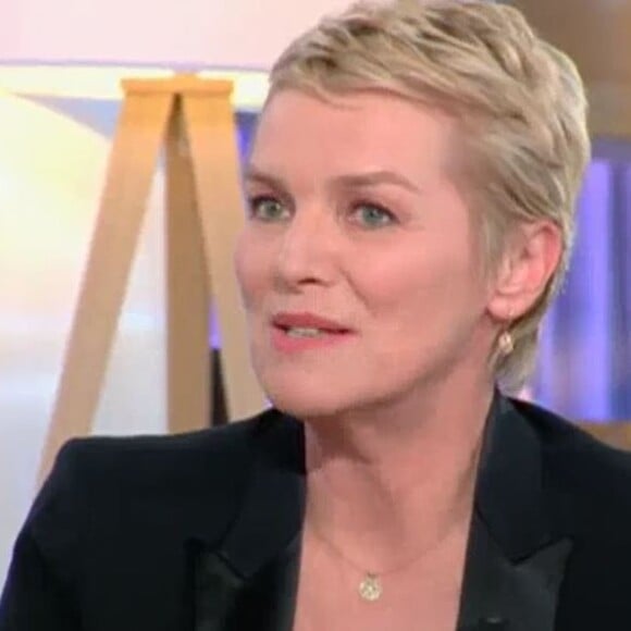 Elise Lucet émue en évoquant Rémy Pflimlin - "C à vous", mercredi 21 décembre 2016, France 5