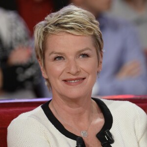 Elise Lucet - Enregistrement de l'émission "Vivement Dimanche" à Paris le 29 Septembre 2015 et qui a été diffusée le 04 Octobre 2015. - Invité principal Christophe Willem