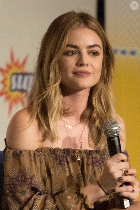 Lucy Hale en conférence de presse pour Supernova pop culture à Brisbane le 14 novembre 2016.