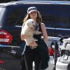 Exclusif - Lucy Hale promène son chien à Los Angeles, le 20 octobre 2016 © CPA/Bestimage