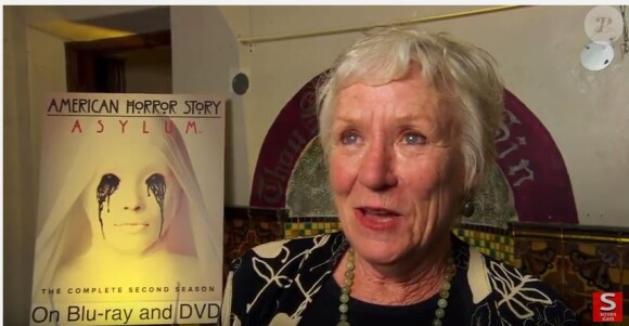Barbara Tarbuck fait la promo du dvd de American Horror Story: Asylum pour ScreenSlam, en 2013
