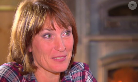 Carole, 48 ans, est éleveuse de chiens Saint-Bernard en région PACA et a 6 enfants. 