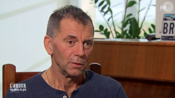 Gilles (57 ans), céréalier et éleveur de taurillons en Nouvelle Aquitaine. "L'amour est dans le pré 2017" sur M6. Janvier 2017.
