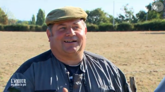 Gérard alias "Gégé" (52 ans), éleveur de vaches et de brebis allaitantes en Nouvelle Aquitaine. "L'amour est dans le pré 2017" sur M6. Janvier 2017.