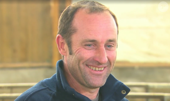 Vincent, 45 ans et père de deux enfants, est éleveur de brebis allaitantes en Occitanie. C'est un candidat de "L'amour est dans le pré 2017".