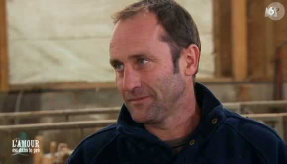 Vincent (45 ans), éleveur de brebis allaitantes en Occitanie. "L'amour est dans le pré 2017" sur M6. Janvier 2017.