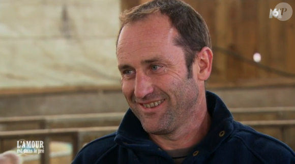 Vincent (45 ans), éleveur de brebis allaitantes en Occitanie. "L'amour est dans le pré 2017" sur M6. Janvier 2017.
