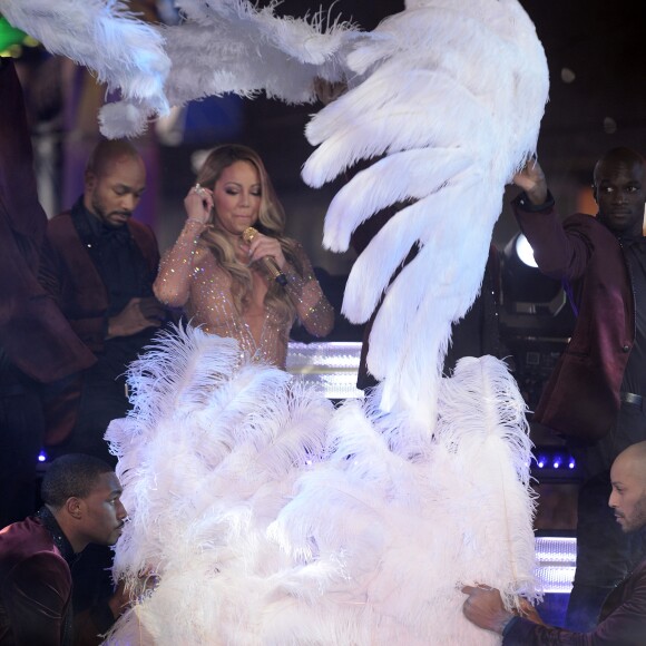 Mariah Carey sur scène à Times Square pour le réveillon à New York, le 31 décembre 2016