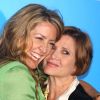 Carrie Fisher et sa demi-soeur Joely Fisher sur un plateau de la Fox le 17 mai 2007.
