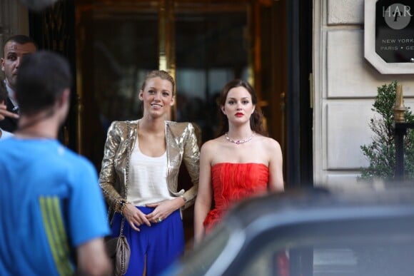 Leighton Meester et Blake Lively sur le tournage de Gossip Girl à Paris, le 9 juillet 2010