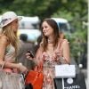 Leighton Meester et Blake Lively sur le tournage de Gossip Girl à Paris, le 9 juillet 2010