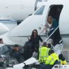 Angelina Jolie et ses 6 enfants arrivant dans un jet privé à Denver après des vacances aux sports d'hiver le 3 janvier 2017.