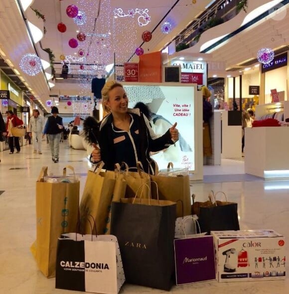 Emmanuelle Berne accro au shopping sur Instagram, décembre 2016