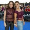 Alyssa Milano et Holly Marie Combs à la soirée des Teen Choice Awards organisée à Los Angeles le 4 août 2003.