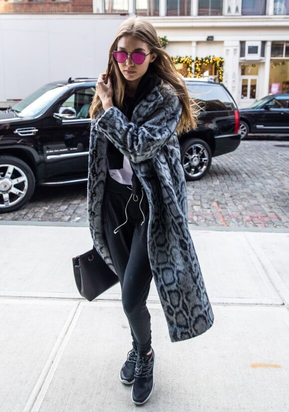 Gigi Hadid dans la rue à New York le 13 décembre 2016.