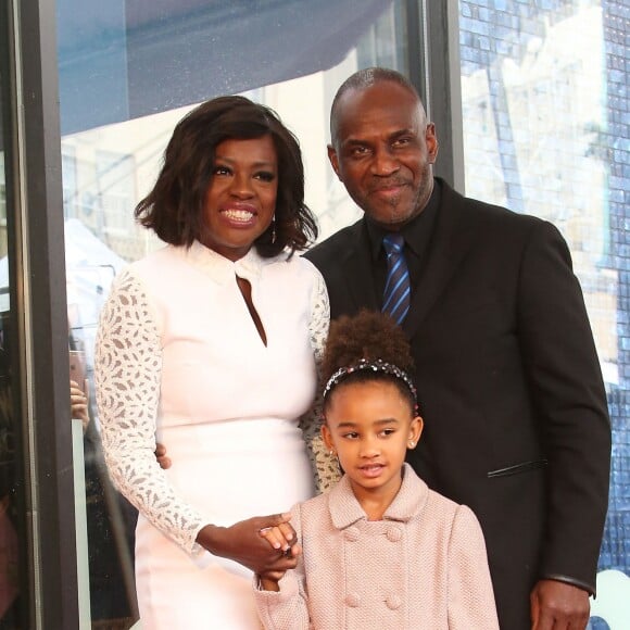 Viola Davis, son mari Julius Tennon et leur fille Genesis Tennon lors de l'inauguration de l'étoile de Viola Davis sur le Walk of Fame à Hollywood le 5 janvier 2017.