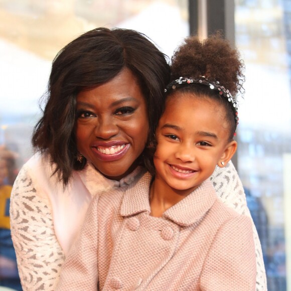 Viola Davis et sa fille Genesis Tennon lors de l'inauguration de l'étoile de Viola Davis sur le Walk of Fame à Hollywood le 5 janvier 2017.
